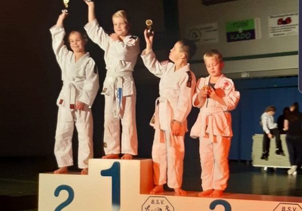 19-opstarters-Slagharen-Lars1e-Laura2e-Thijs3e-en-Tim3e